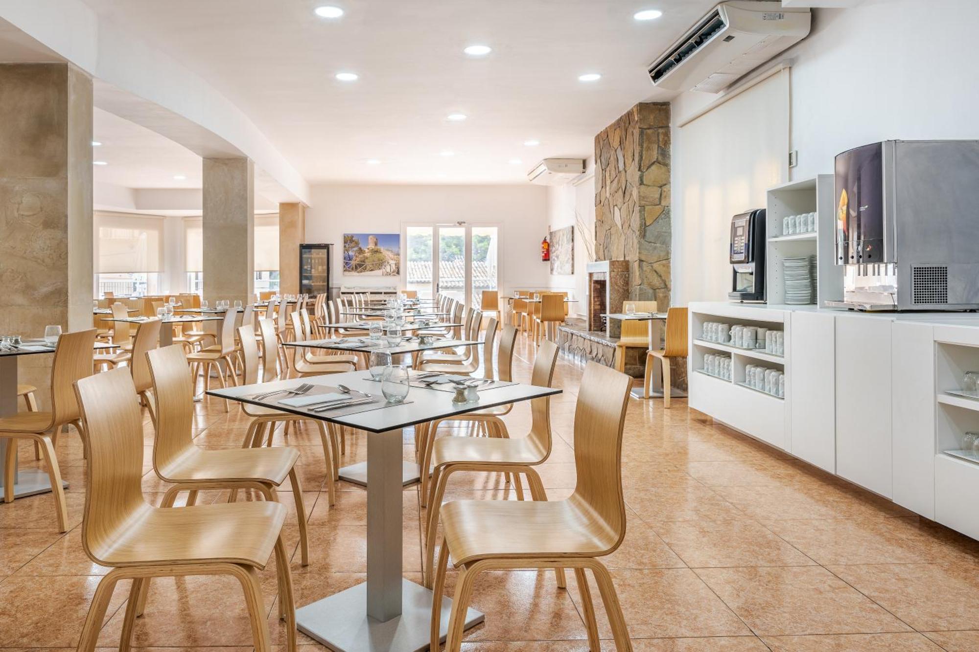 Globales Simar Hotel Cala de Sant Vicenc Eksteriør billede