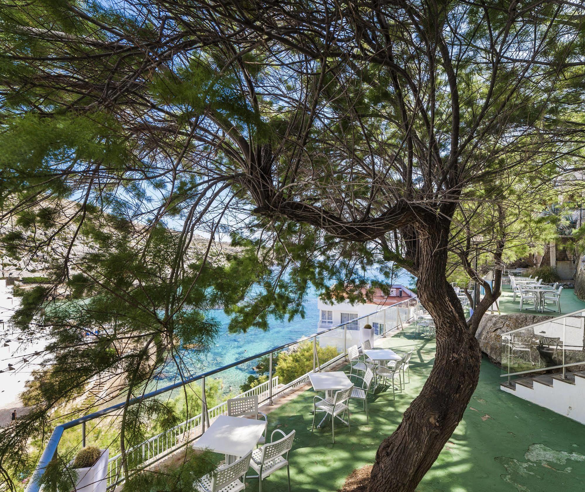 Globales Simar Hotel Cala de Sant Vicenc Eksteriør billede