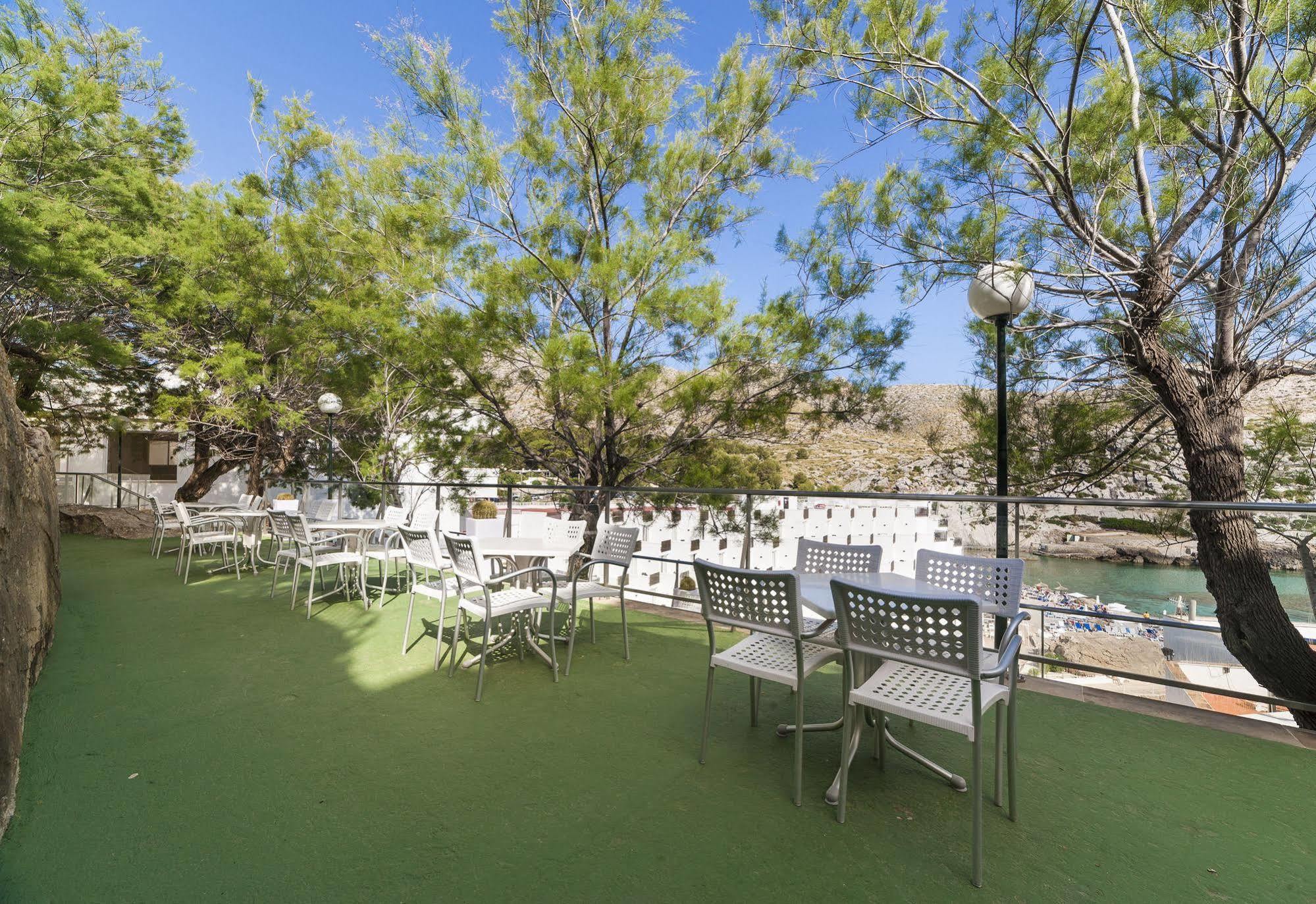 Globales Simar Hotel Cala de Sant Vicenc Eksteriør billede