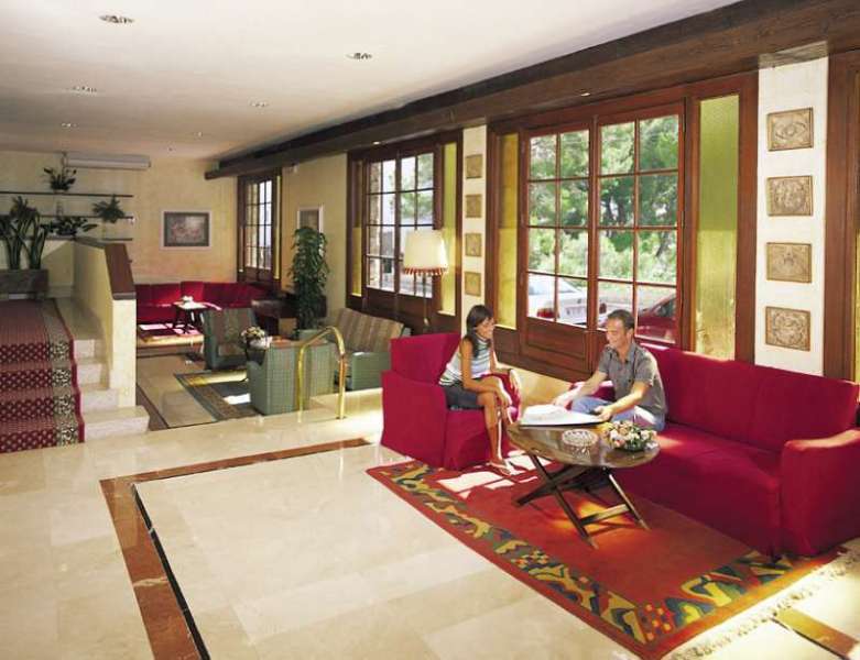 Globales Simar Hotel Cala de Sant Vicenc Eksteriør billede